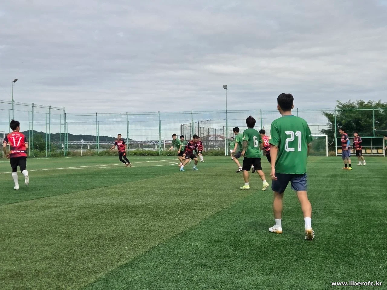 한강 다목적구장 경기 전경